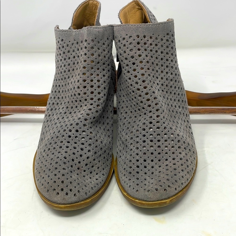 Lucky Brand Perforated Gray Suede Ankle Boots Size 7.5 Excellent Condition